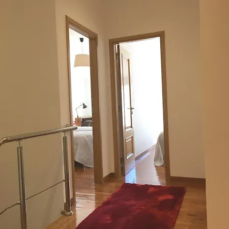 Duplex 4 Bedrooms Center Of 아파트