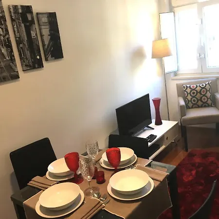 Duplex 4 Bedrooms Center Of Apartment Lissabon